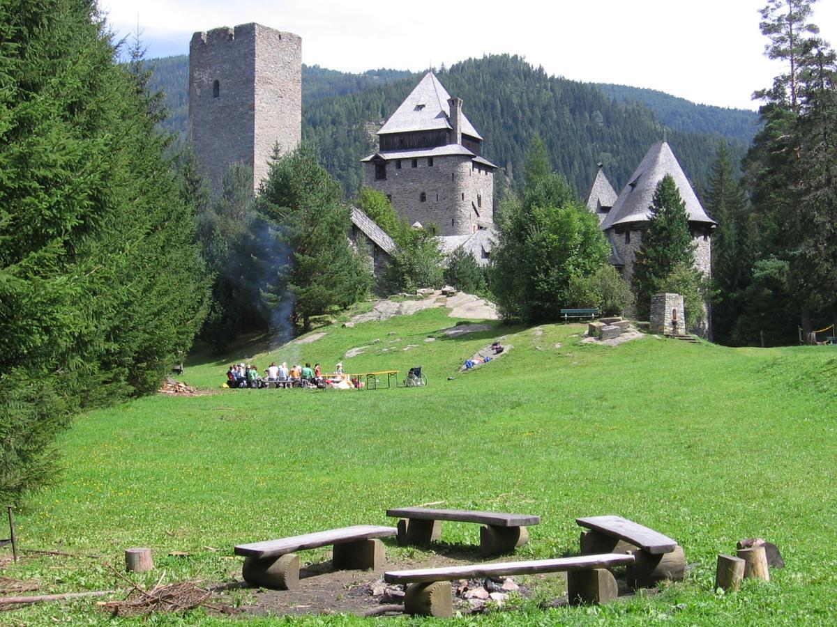 Burg Finstergruen Ramingstein Ngoại thất bức ảnh